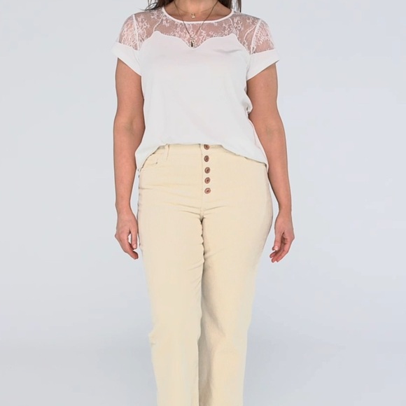CAbi Tops - Cabi flirt tee